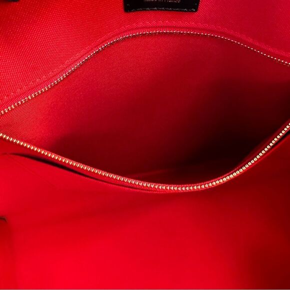 Louis Vuitton OntheGo GM Reverse Monogram Giant (Authentic) - Picture 9 of 16